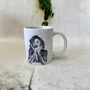 ספל לבן Marilyn Monroe עם כיתוב