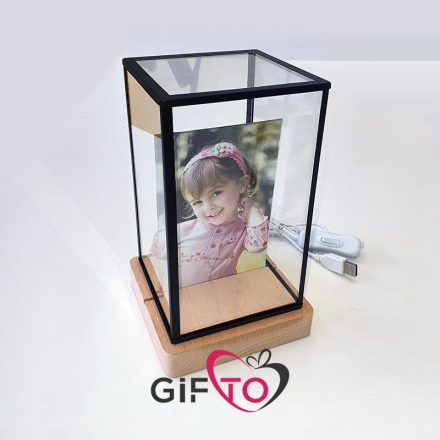 מעמד זכוכית עם 2 תמונות ותאורת לד