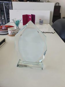 מעמד זכוכית מסיבי עם תחתית (3)