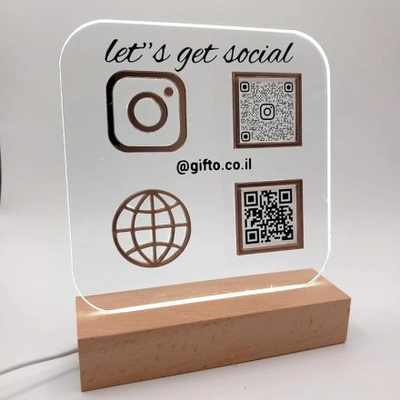 מעמד תלת מימד QR Codes