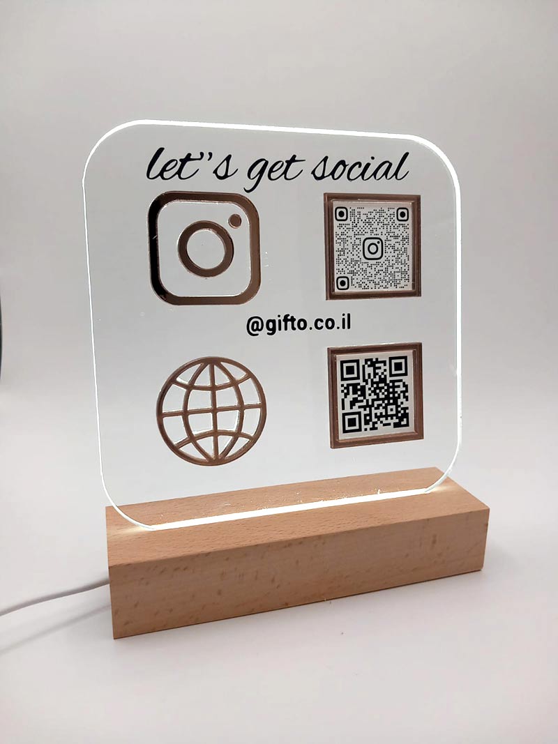 מעמד תלת מימד QR Codes